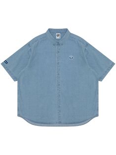 blue cotton washed denim classic collar logo patch at the chest short sleeves logo patch at the sleeve embossed logo ot the back curved hem Light Blue Denim Short Sleeve Shirt, Light Blue Denim Shirt With Short Sleeves, Washed Blue Short Sleeve Denim Shirt, Blue Denim Short Sleeve Shirt, Short Sleeve Denim Shirt For Streetwear, Denim Short Sleeve Shirt For Streetwear, Blue Denim Shirt For Streetwear, Blue Denim Streetwear Shirt, Classic Light Wash Short Sleeve Shirt