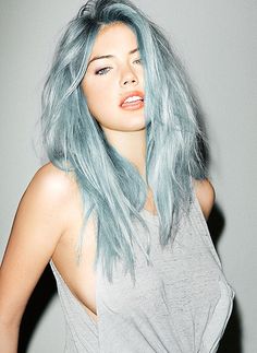 I like how her hair color still has some texture getting darker at the roots and lighter in the middle. -nerdchelle 2015 Hairstyles, Kate Upton, Grunge Hair, Hair Color Trends, Gorgeous Hair