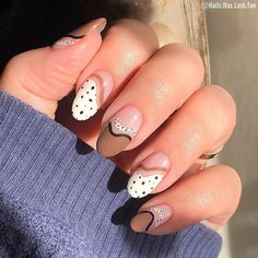 Fall jusrt around the corner, time to get your acetone and try these fall nail art designs. Here everything with bright and fresher colors. Polka Dot Nail Designs, Dot Nail Designs, Polka Dot Nail Art, Brown Nails Design, Boho Nails, Fall Nail Art Designs, Cute Nails For Fall, Polka Dot Nails