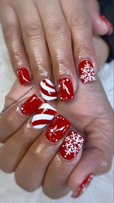 Christmas Nail Designs 2022, Christmas Nail Designs Red, Christmas Nail Designs Short, Prep Nails, Christmas Nail Designs Acrylic, Christmas Nail Art Ideas, Festive Nail Art, Fancy Nails Designs, Cute Christmas Nails