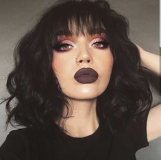 Follow me: @karinha0310 Dark Fall Makeup Looks, Fall Makeup For Hooded Eyes, Fall Goth Makeup, Fall Grunge Makeup, Barista Makeup, The Craft Makeup, Dark Fall Makeup, Alternative Makeup Grunge, Simple Fall Makeup Looks