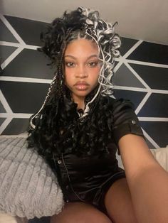 Black Alt Hairstyles Braids, Christmas Hairstyles Black Women, Black And Grey Braids, Birthday Hair Braids, Hair Color Combos Black Women, Black And Silver Braids, Hime Cut Braids, Knotless Short Braids, Black Braids With Beads