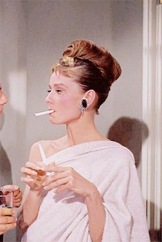 Breakfast At Tiffany's Costume, Fair Lady, Actrices Hollywood, Breakfast At Tiffanys, Golden Age Of Hollywood, Classic Beauty, Hollywood Glamour, Classic Hollywood, Audrey Hepburn