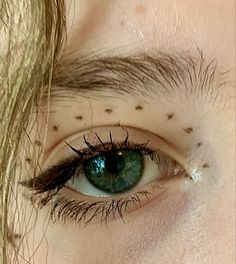 Hippie Eyeliner, Dots Makeup, Jane Makeup, Dot Makeup, Work Makeup, Fairy Makeup, Makeup Looks Tutorial