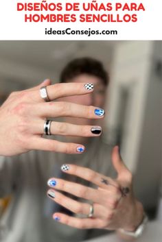 Si te gusta ver diseños de uñas para hombres sencillos ¡a nosotras nos gusta hacer galerías para dar ideas! Así que estoy segura de que, hacemos la pareja ideal ¡vamos a ver fotos! Men’s Fingernail Design, Man Gel Nails, Nail Art For Men Black And White, Cool Nail Art For Men, Cool Nail Designs For Men, Gel Nails For Men, Black And White Nails Men, Blue Nails Men, Mens Halloween Nails