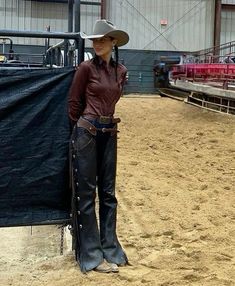 Western Summer Dresses, Denim Cowboy Boots, Look Cowgirl, Coastal Cowgirl Outfit, Ranch Outfits, Yellowstone Outfits, Denim Cowboy, Horse Riding Outfit, Cowgirl Style Outfits