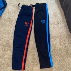 Comfy Jogging Pants Blue Sweatpants For Jogging, Casual Stretch Leggings By Gap, Casual Blue Leggings For Jogging, Blue Jogging Bottoms, Casual Blue School Pants, Sporty Blue Bottoms For School, Gap Blue Bottoms With Elastic Waistband, Jogging Pants, Pants Color