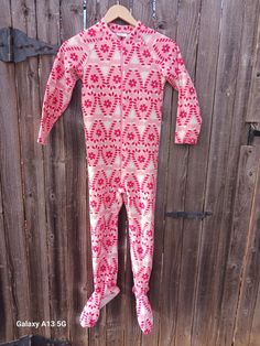 Hanna Andersson girls fleece Footie Pajamas Pre-Owned Size 130 0r US 8 Footie Pajamas, Pink Holiday, Candy Cane Stripes, Footie Pajama, Fleece Pajamas, Girls Fleece, Hanna Andersson, Pink Candy, Brands Outlet