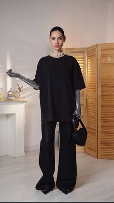 Black Snake Outfit, All Black Maximalist Outfit, All Black Blazer Outfit, Elegant Black Oversized Tops, Chic Black Oversized Cape, Avant-garde Black Long Sleeve Outerwear, Black Blazer Outfit, Luxury Lifestyle Women, Classy Fits