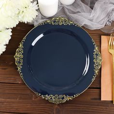 10inch Navy Blue Leaf Embossed Baroque Plastic Dinner Plates, Disposable Vintage Round Dinner Plates Blue And Gold Plates Table Setting, Blue And Gold Place Setting, Navy Gold Place Setting, Pier 1 Navy Blue Lace Scroll Salad Plate, Gold Charger Plate Navy Napkin, Plastic Party Plates, Green Tablecloth, Thanksgiving Dinner Table, Style Baroque