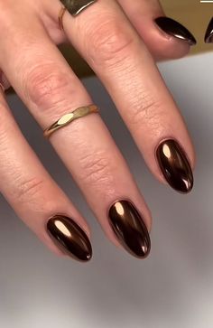 Cute Nails With Chrome, Bronze Glazed Nails, Brown Nails Gold Accent, Chrome Nail Swatches, Brown Sugar Spice Nails, Brown Gold Chrome Nails, Mocha Brown Chrome Nails, Brown Nails Tortoise, Fall Nail Inspo Chrome