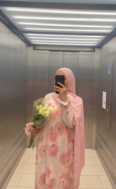 Summer Hijabi, Triangle Hijab, Khaleeji Abaya, Modest Outfits Muslim, Modest Dresses For Women, Capsule Wardrobe Casual, Hijabi Fits, Hijabi Outfit, Modest Outfit Ideas