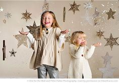 Simple setup that is suitable for all ages #christmasphotography #christmasminisessions #hashtagloveprops New Year Photoshoot Ideas, Mini Photography, New Year Photoshoot, Foto Newborn, Christmas Photo Booth, Photography Mini Sessions