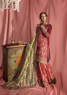 Designer Salwar kameez | Designer Punjab Suits | Pakistani Salwar Kameez Dupatta Style, Deep Magenta, Organza Sleeves, Pakistani Wedding Dress, Beautiful Pakistani Dresses, Luxury Wear, Pakistani Wedding Dresses, Suit Fabric, Silk Dupatta