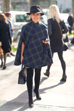 that poncho is incredible, forget that the thigh highs dont match and the hat makes her look like she is from Peru Lawyer Dream, Paris Street Fashion, Paris Street Style Fall, French Street Fashion, Walking Down The Street, Mode Kimono, Miroslava Duma, French Street