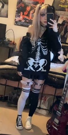 Emo Outfits Feminine, Emo Outfit With Skirt, Emo Fairy Outfits, Egirl Clothes Aesthetic, Gothic Fits Aesthetic, Horror Aethstetic Outfits, Cute Goth Fashion, Emo Barbie Aesthetic, Preppy Emo Outfits