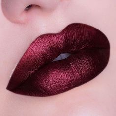 ECLIPSE METALLIC VELVETINE Makeup Bibir, Burgundy Lipstick, Lip Art Makeup, Metallic Lipstick, Lip Color Makeup, Beautiful Lipstick, Batons Matte, Lipstick Art, Hot Lips