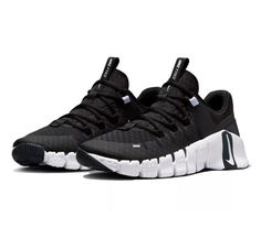 Nike Free Metcon 5 Black White Training DV3950-001 Women’s Size 7.5 No Box Lid Brand New Shipped via FedEx Note: Box has no lid Feel free to ask questions. Thanks for looking! Nike Tenis, Nike Free Metcon, Black Tennis Shoes, Nike Training Shoes, Black Nike Shoes, Nike Metcon, Womens Training Shoes, Nike Training, Workout Shoes