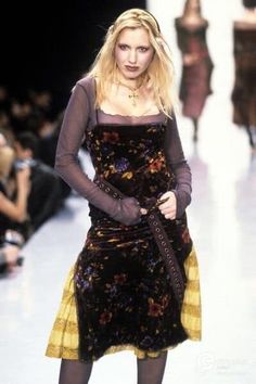 90s Fall Fashion, Outfits 90s Style, Nineties Nostalgia, 90s Autumn, 90s Witch, Gothic Bohemian, Dreamy Wardrobe, Haute Couture Style, Grunge Hippie