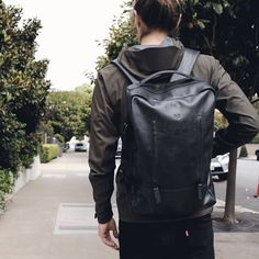 Handcrafted in our workshop by skilled artisans. Outstanding attention to detail and premium materials makes it a unique piece. The Tamarao Leather Laptop Backpack; functional minimalist design, made for daily use, perfect for travel or commute. Features a laptop divider, padded shoulder straps and bottom, breathable suede back, magnetic keychain and secret back pocket. Our designer backpack is the perfect gift for men that love clean designs: simple and functional. ✖︎ LIFETIME WARRANTY ✖︎ All C Best Carry On Backpack, Best Backpacks For College, Mens Leather Laptop Bag, Buyable Pins, Best Travel Backpack, Laptop Backpack Mens, Handmade Leather Backpack, Leather Laptop Backpack, Travel Rucksack