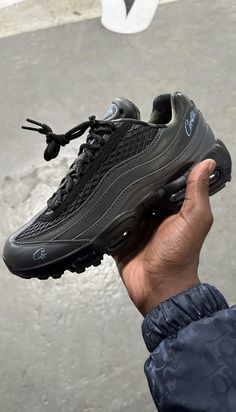 Nike Air Max 95 Outfit, Air Max Outfit, Jordans Sneakers Outfit, Nb Shoes, Black Men Fashion Urban, Black Men Fashion Swag, Shoes Outfit Fashion, Streetwear Sneakers