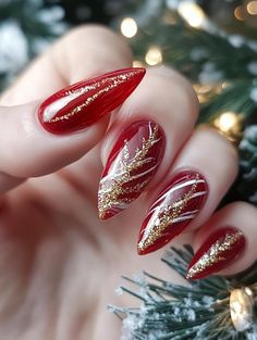 Short Christmas Nails: Festive and Stylish Nail Designs for a Chic Holiday Manicure Pointy Christmas Nails, Kitten Nails, Short Christmas Nail Ideas, Short Christmas Nails, Shorter Nails, Nails Festive, Deep Red Nails, Holiday Manicure, Christmas Nail Ideas