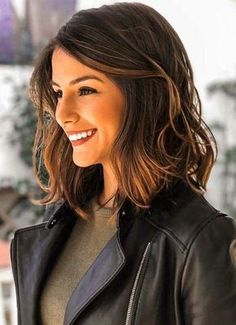 Short Curly Haircuts, Trending Hairstyles, Curly Hair Cuts, Medium Hair Cuts, Shoulder Length Hair, Short Hairstyles For Women, Hairstyles Haircuts, Hair Dos, Trendy Hairstyles