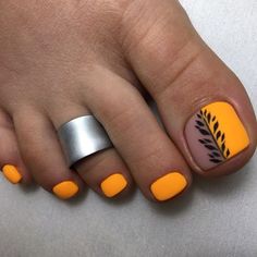 Stunning 2024 Fall Pedicure Trends: Explore Top 18 Colorful & Elegant Designs for Your Toes Yellow Toe Nails, Fall Toe Nails, Nails Grunge, Feet Nail Design, Pedicure Designs Toenails, Pedicure Nail Designs, Gel Toe Nails, Toe Nail Color, Pretty Toe Nails