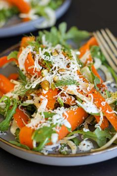 Fall salad with arugula, fennel, carrots, crushed pistachios, parmesan cheese, and a homemade ranch dressing Easy Fall Salad, Yogurt Ranch Dressing, Superfood Salad, Winter Dishes, Homemade Ranch Dressing, Out To Eat, Autumn Salad