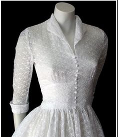 Vintage 50s white embroidered organdy wedding dress 50s Wedding Dress, 40s Mode, 50s Wedding, Patron Vintage, Dresses 40s, Top Wedding Dresses, Dream Wedding Ideas Dresses, 40s Fashion, 1940s Dresses