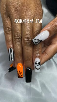 Spooky Halloween Nails Black, Nails Black Halloween, Halloween Nails Square, Halloween Nails Black, Acrylic Nails Halloween, Spooky Halloween Nails, Halloween Nails Diy