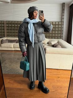 Pleated Skirt Winter Outfit, Short Puffer Jacket Outfit, Padded Jacket Outfit, Skirt Winter Outfit, Pleated Skirt Winter, Puffer Outfit, Puffer Jacket Outfit, Skirt Winter, Cold Weather Outfit