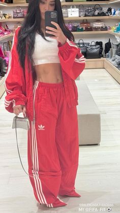 Adidas Sweatpants Outfit, Balenciaga X Adidas, Sporty Chic Outfits, Balenciaga Adidas, Kim K Style, Latest Instagram