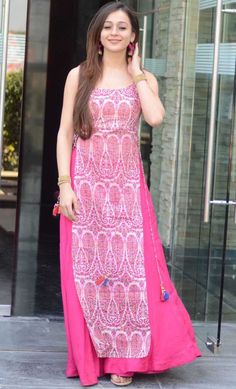 Trendy Kurti, Simple Suit, Indian Dress Up, Stylish Kurtis Design, Trendy Outfits Indian, Latest Model Blouse Designs, Fancy Sarees Party Wear, Desi Fashion Casual