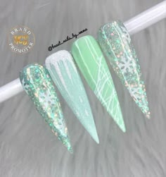 Winter Stilleto Nails Design, Mint Green Christmas Nails, Mint Christmas Nails, Stiletto Winter Nails, Stiletto Nails Winter, Christmas Stilleto Nails, Winter Stiletto Nails, Stiletto Christmas Nails, Green Winter Nails