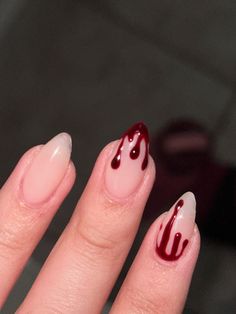 Horror Nails Simple, Simple Nail Art Halloween, Horror Inspired Nails, The Conjuring Nails, Nail Inspo Halloween Simple, Clean Girl Halloween Nails, Simple Nail Designs Halloween, Simple Dark Nail Designs, Horror Nails Designs