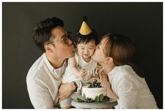 Asian Photoshoot, First Birthday Theme Boy, Baby Milk Bath, First Family Photos, Simple Birthday Party, Cute Family Photos, Family Photoshoot Poses