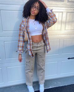 Outfits With Burgandy Hair, Cute Fits With Flannel, Birthday Streetwear Outfits, Outfits For Black Girls Style, Tomboy Style Outfits Summer, Simple Baddie Outfits For School, Cute Outfit Ideas For School Baddie, Black People Outfits, Black Teen Outfits