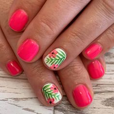 Nail Ideas End Of Summer, Luau Nails Designs, Summer Nail Art Ideas 2024, Tropical Gel Nails, Flordia Nail Designs, Short Tropical Nails, Summer Fingernails, Nursing Nails, Tropical Nails Beach Hawaiian Flowers