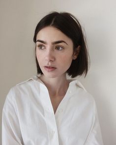 30 Summer Hairstyles for Short Hair Lily Collins Bob, Lily Collins Hair, Bob Haircut, Lily Collins, Hair Fragrance, Big Hair, Art Teacher, Hair Cut, Hair Designs