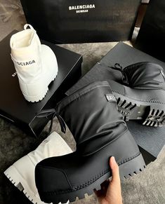 Luxury Sneakers, Male Fashion, Fit Inspo, Luxury Lifestyle, Alaska, Balenciaga, Slides, Lifestyle