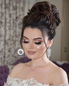 ♡THE BADDEST FEMALES♡ Sanggul Modern, Wedding Makeup Tips, Simple Wedding Hairstyles, Long Hair Wedding Styles, Wedding Updo, Bride Makeup, Bridal Hair And Makeup