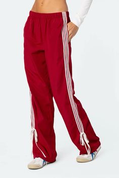 Track Pants Outfit, Cargo Pants Style, Visionary Fashion, Track Pants Women, Women Jogger Pants, Baggy Sweatpants, Fall Pants, Casual Joggers, Bow Ribbon