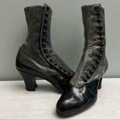 An Amazing Victorian Vintage Boot By Peters Shoe Co, In Amazing Condition For Their Age, Do Not Appear To Ever Been Worn! * These Were Most Likes A Floor Model As They Do Not Show Much If Any Wear Despite Being From The Likely 1920s * The Craftmanship On These Boots Is Just Remarkable, I Don't Want To Say They Don't Make Em Like They Used To.....But.....They Don't! * While It Would Be Amazing If You Have A Tiny Enough Foot To Wear These, They Would Be Best As A Display Otherwise * Gorgeous Leather Exterior With 14 Buttons Up To The Top * Patent Leather Capped Toe And Heel Area * Stacked Wood Stacked Curved Heel * Canvas Lined Interior * Unable To Find Direct Translation For Stamped Size, Pl Victorian Style Boots, 20s Shoes, Flapper Shoes, Victorian Shoes, Victorian Boots, Victorian Vintage, Gorgeous Leather, Vintage Boots, Leather Cap