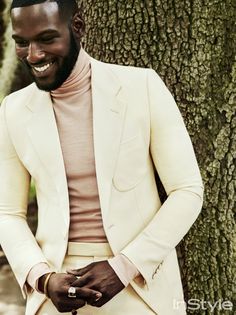 Kofi Siriboe- InStyle Nov 2016 Issue Kofi Siriboe, Turtleneck Outfits, White Suit, Male Celebrities, Black Men Fashion, Gentleman Style, Fashion Mode