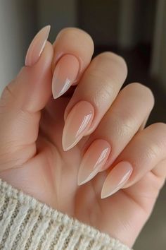 Natural Look Almond Nails, Nails On Short Nail Beds, Design For Almond Nails, Natural Elegant Nails, Nude Pointy Nails, Types Of French Tips Nails, Long Classy Nails, French Outline Nails, Short Stubby Nails