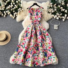 Floral Sleeveless Summer Dress with Vibrant Colors Summer Maxi Dress Floral, Floral Print Gowns, Sleeveless Summer Dress, Printed Gowns, Dress Retro, Maxi Dress Sale, Sleeveless Dress Summer, Tank Top Dress, Vintage Elegant