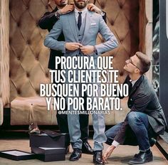 two men standing next to each other in front of a couch with the words procura que tus clienteste busquen por buen por beno y no por barato