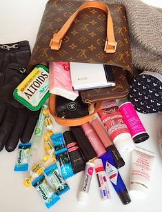 Purse Necessities, What's In My Purse, In My Purse, Whats In Your Purse, My Purse, Mk Handbags