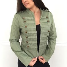 King Lear, Military Jacket Green, Couture Jackets, Military Style Jackets, Army Jacket, Military Style, Romeo And Juliet, Military Fashion, Diy Fashion